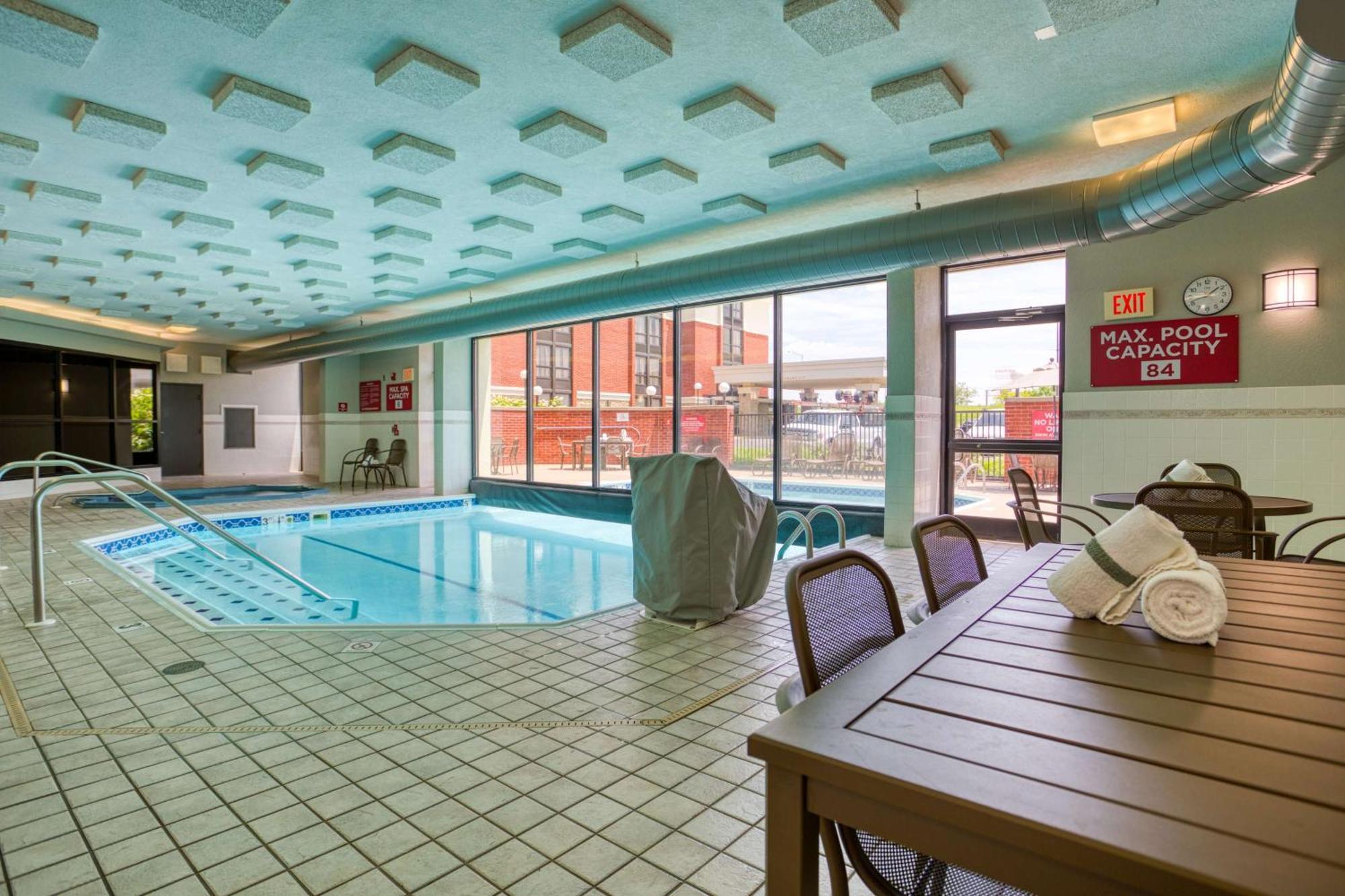 Drury Inn & Suites St. Louis - Fairview Heights Exterior photo
