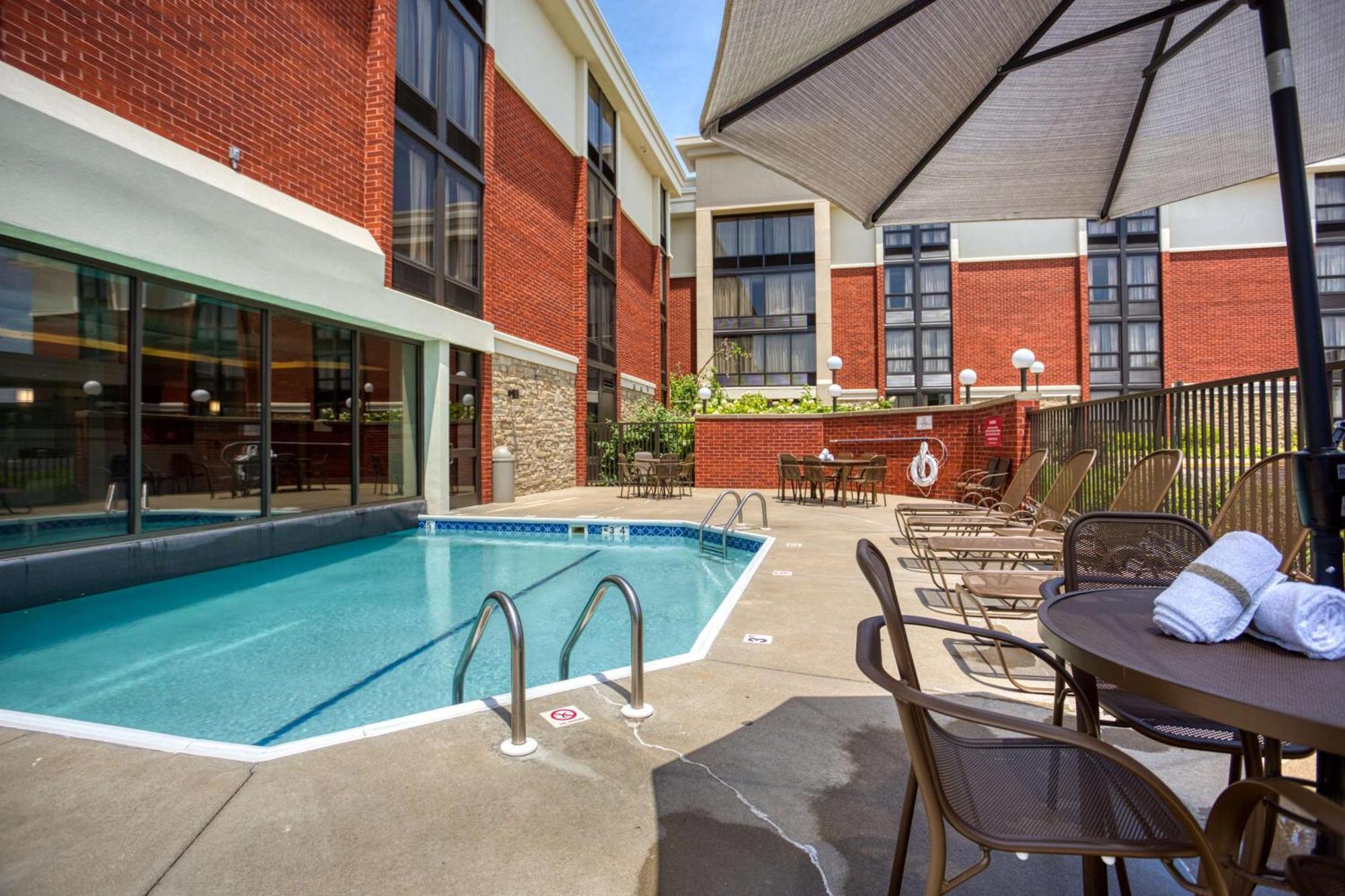 Drury Inn & Suites St. Louis - Fairview Heights Exterior photo